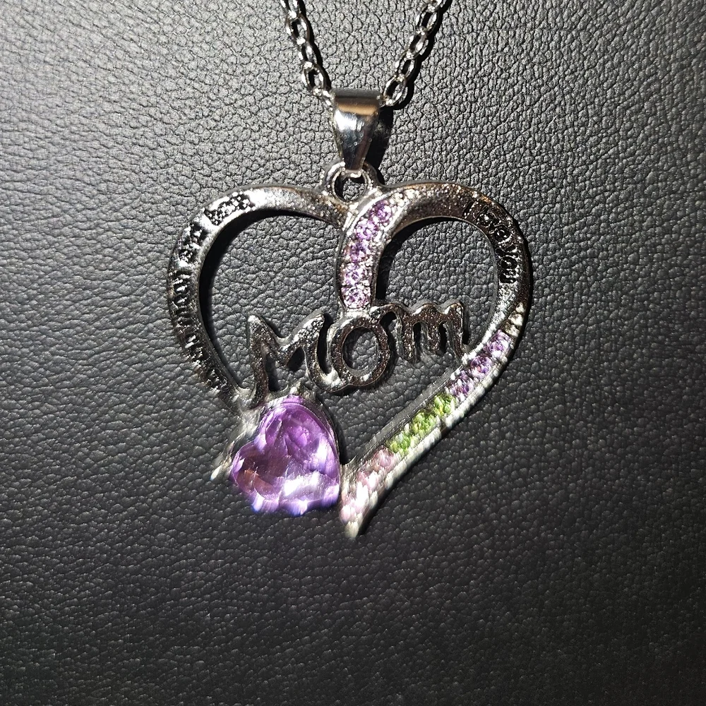 Heart Pendant 'Mom' Necklace - Select 1 - Picture 5 of 6